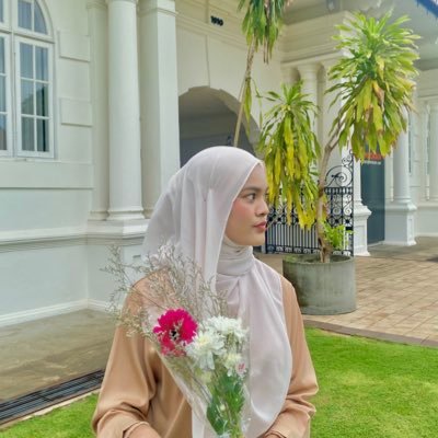 𝓶𝔂𝓻𝓪's profile picture