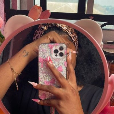 Dana Rose 🌹's profile picture