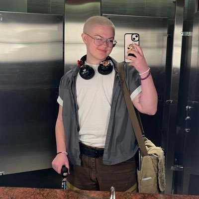 mickey (they/them)'s profile picture