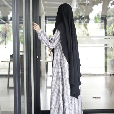EliElita12's profile picture