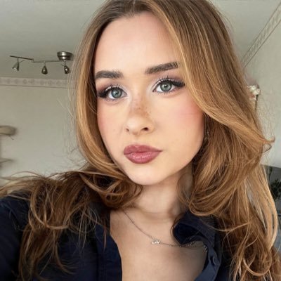 Elina 🐒's profile picture