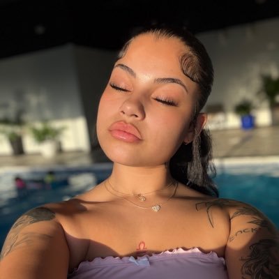 extleah's profile picture