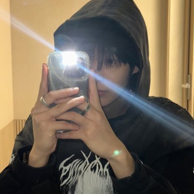 𝗘𝗩𝗘𝗡𝗜𝗡𝗚.'s profile picture