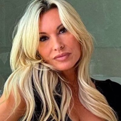 Christina Reeder 💙🤍's profile picture