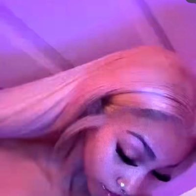 ky :(🌸's profile picture