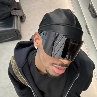 亮's profile picture
