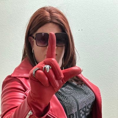 Leder TV Mistress Sarina's profile picture