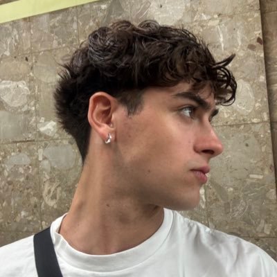 hugros ๋࣭'s profile picture