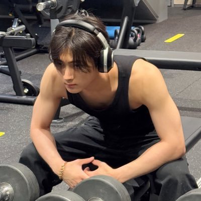 loren ⭑'s profile picture
