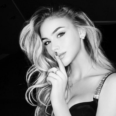 Adelina's profile picture