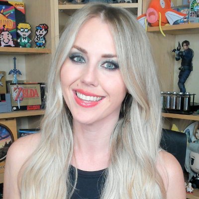 BlondeNerd's profile picture