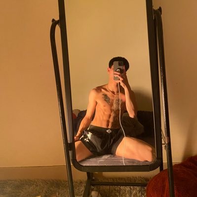 Nguyent40684852's profile picture