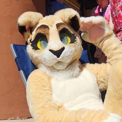 Honey the Swimming Lioness's profile picture
