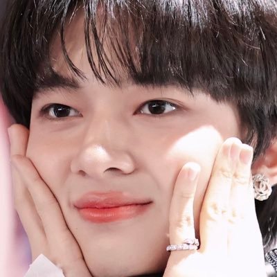 𝔸 𝕡𝕖𝕒𝕣🍐's profile picture