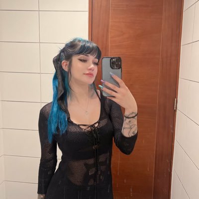 carla Lewis's profile picture
