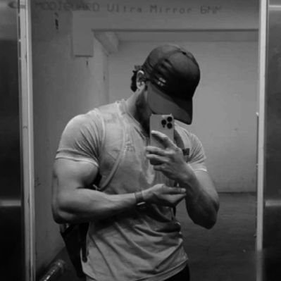 dhakshzn's profile picture