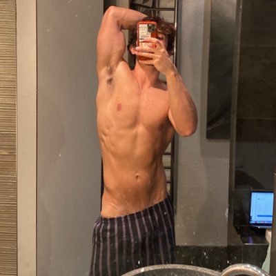 ε's profile picture