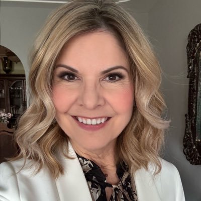 Kim MacDonald 🌻's profile picture