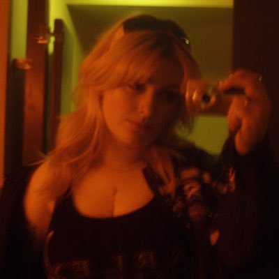 ella ⛓️🧬's profile picture