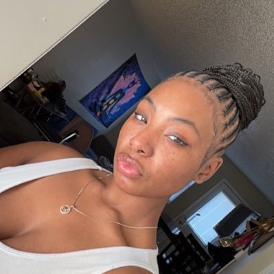 Queen D 👸🏾 𓋹 ✨'s profile picture