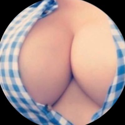 ratemytitties's profile picture