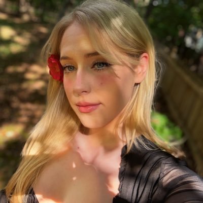 luxxlaine's profile picture