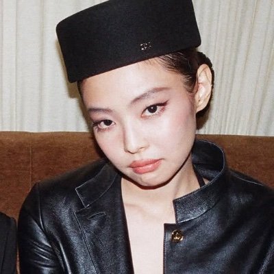 hourly jennie's profile picture