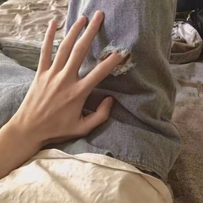 j's profile picture