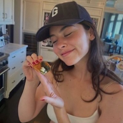 Emi 🪱's profile picture