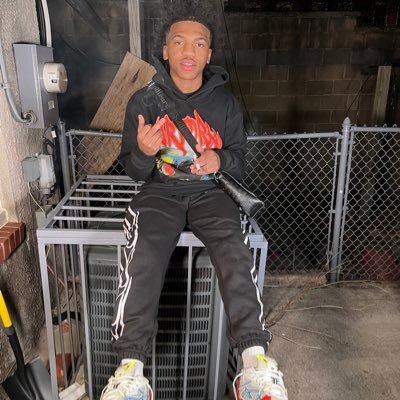lor__treb's profile picture