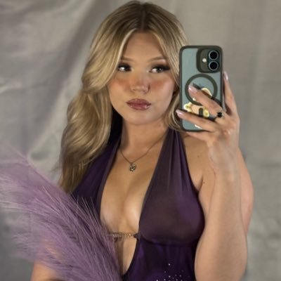 KatGryth's profile picture