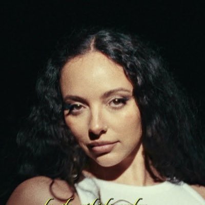 julia🪽's profile picture