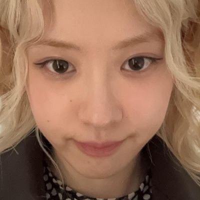 lyvia's profile picture