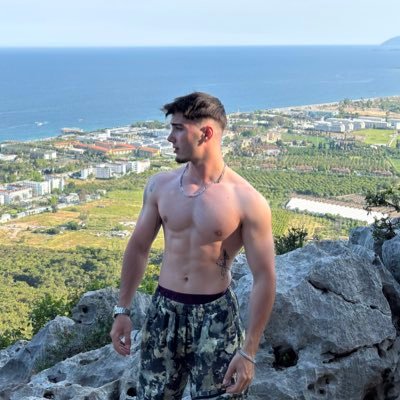 𝐄𝐦𝐫𝐞's profile picture