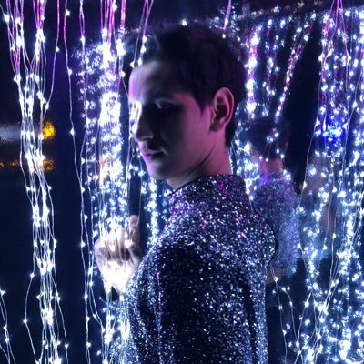 ComsoGurl 🍸's profile picture