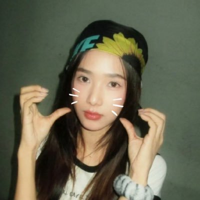 ฟm two's profile picture