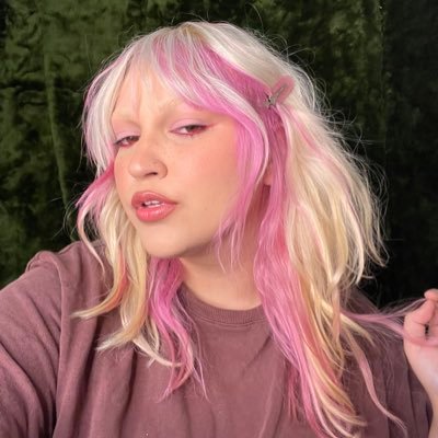pessy's profile picture