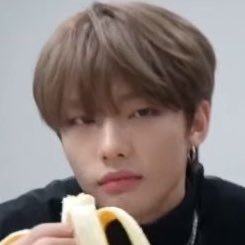 HyunjinO0's profile picture