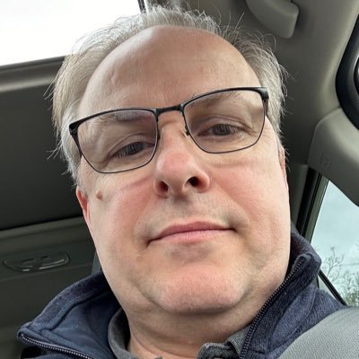 the real Elon Musk's profile picture