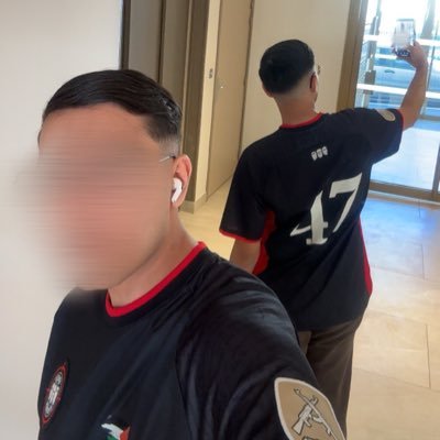 𝐘𝐎𝐔𝐍𝐄̀𝐒's profile picture