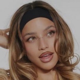 e's profile picture