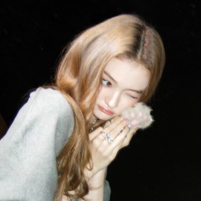 Araaa2829's profile picture