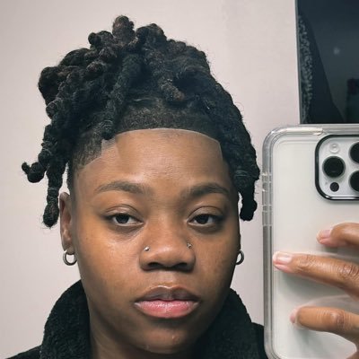 ๐ฉ๐๐๐๐๐'s profile picture