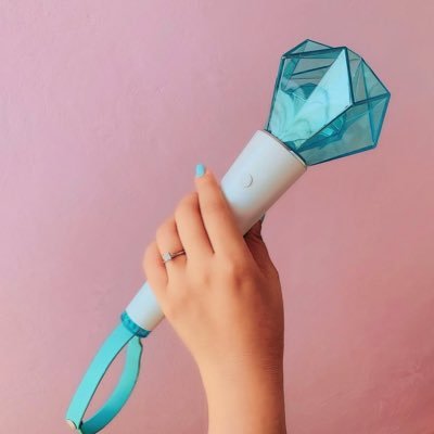 🤍x5 | 💎 ѕнιɴee ㅡ ᴘᴏeᴛ | ᴀʀᴛιsᴛ 🩵's profile picture