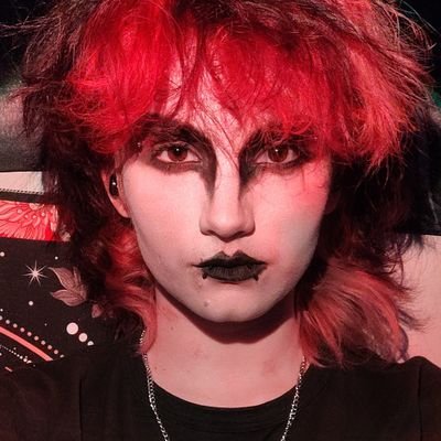 🦇 soup 🦇 $240/$400's profile picture