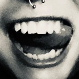 girldrawsghosts's profile picture