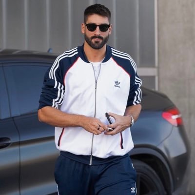 danidiez11's profile picture