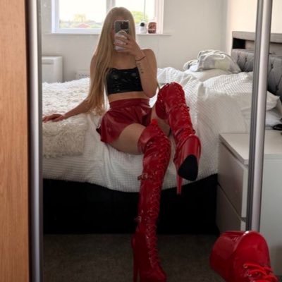 𝐖 𝐎 𝐋 𝐅 𝐘's profile picture