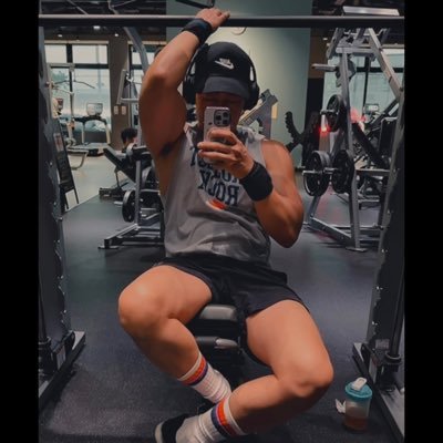 thoughtful127's profile picture