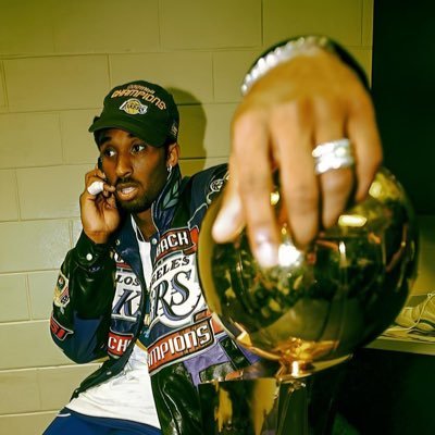 Lakeshow_323's profile picture